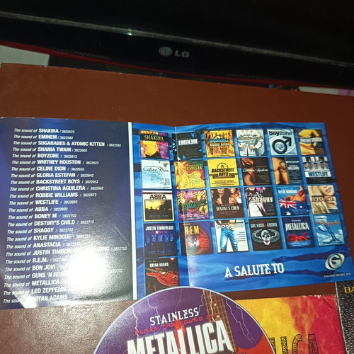 Metallica CD set like new, 3 pieces, non-album tracks