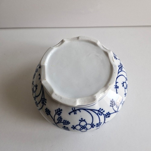Porcelain vintage fruit bowl like new