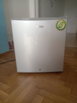 Morris 50L Mini Fridge like new, energy efficient