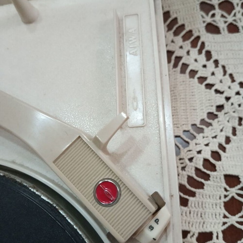 Aiwa P177 portable turntable with AM radio vintage, used