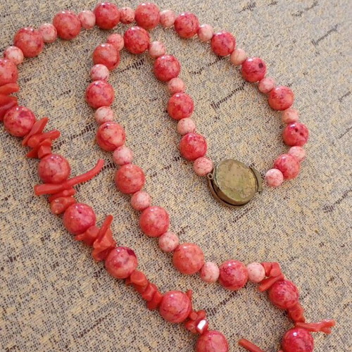 Natural coral necklace, 33cm length, 111g