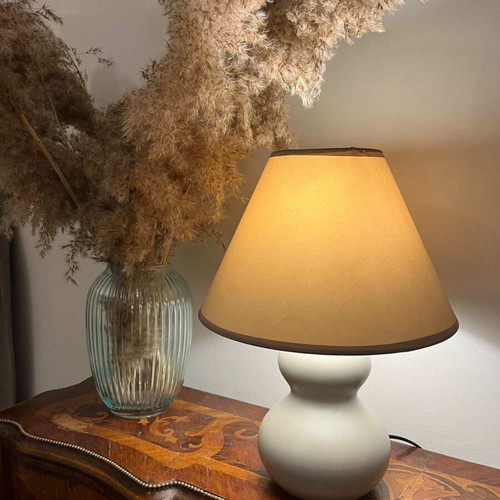 Minimal table lamp used with fabric lampshade
