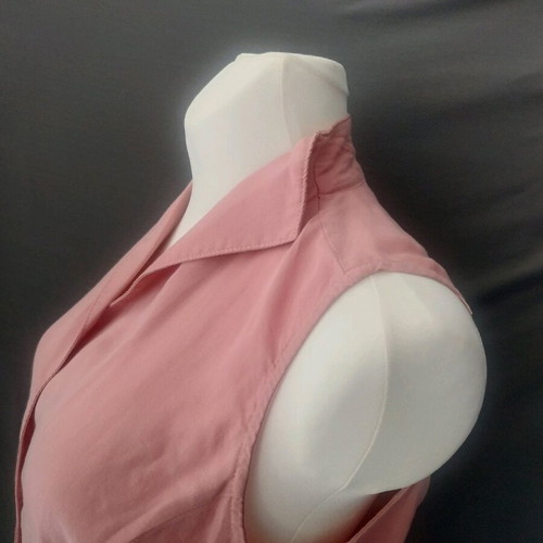 Sleeveless women's shirt size medium like new, lyocell fabric