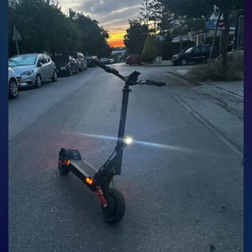 Joyor T10 electric scooter like new with 1000W motor and 50km range