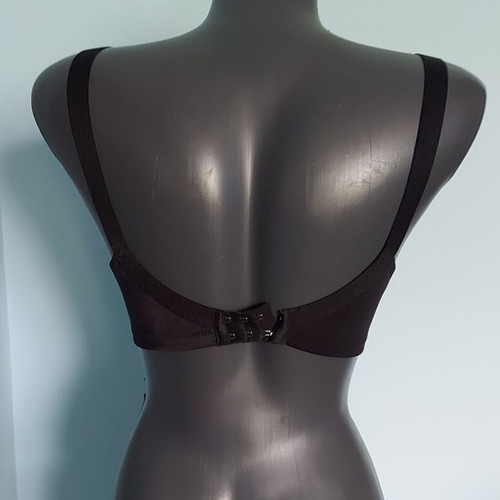 Triumph vintage touch bra 75D black like new