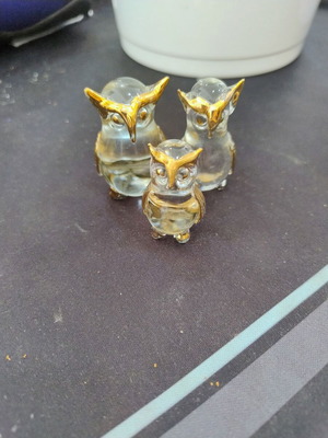 Vintage glass owl family miniatures like new with gold details
