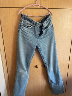 Γυναικείο τζιν Zara μεταχειρισμένο, μέγεθος 38, wide leg, χαμηλοκάβαλο