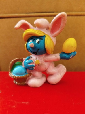 Vintage φιγούρα Smurfette με ροζ λαγουδάκι και πασχαλινό αυγό μεταχειρισμένη από Schleich 1982
