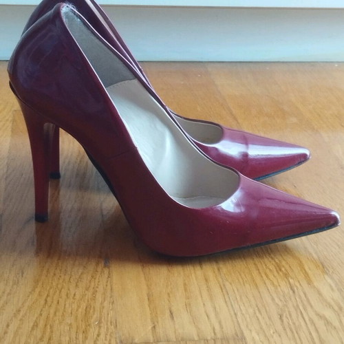 Heels like new, size 38, patent leather