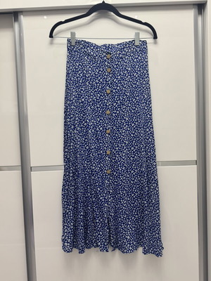 Blue floral midi skirt size S like new with decorative buttons