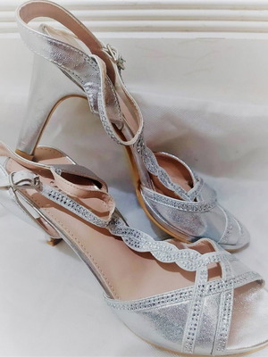 A To Z Greek Gray Pumps Size 37 New with Bag