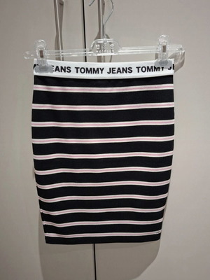 Στενή βαμβακερή φούστα Tommy Hilfiger XS, μήκος μέχρι το γόνατο
