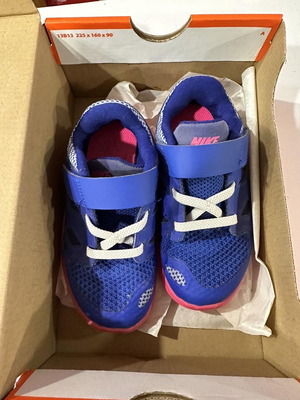 Детски спортни обувки Nike нови, номер 25, сини