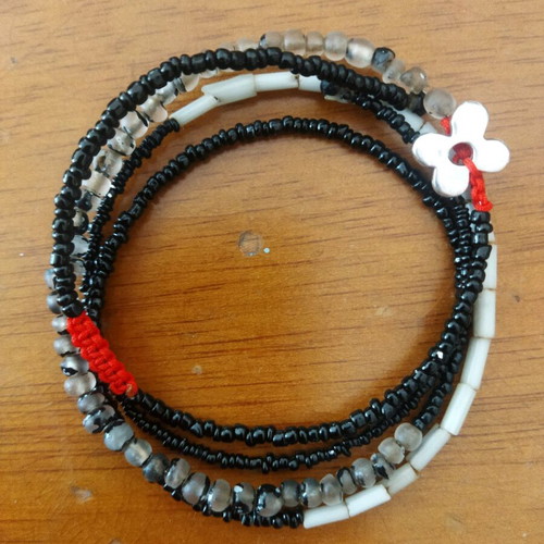 Beaded bracelet handmade, like new condition