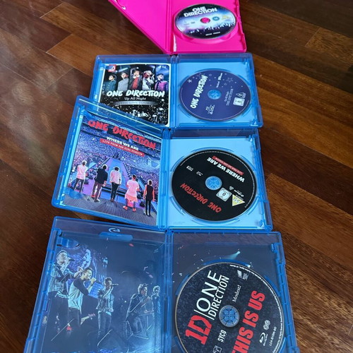 One Direction pack 3 Blu-Ray and 1 DVD like new, pop