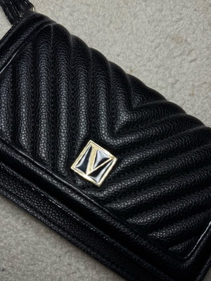 Victoria’s Secret black handheld wallet new
