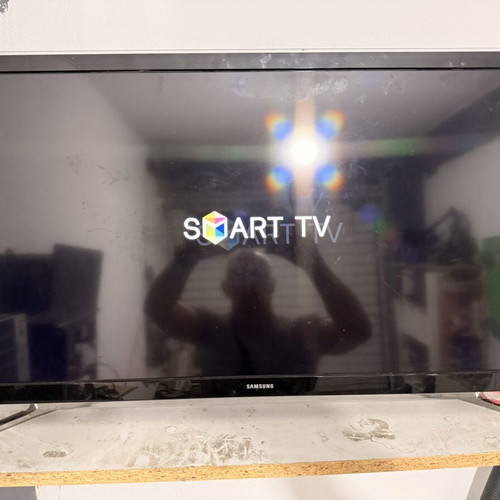 Samsung 32" Smart TV LED UE32F4500AW used, screen issue