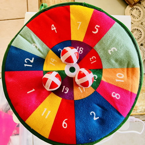 Velcro Target Game with Balls like new
