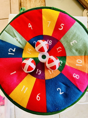 Velcro Target Game with Balls like new