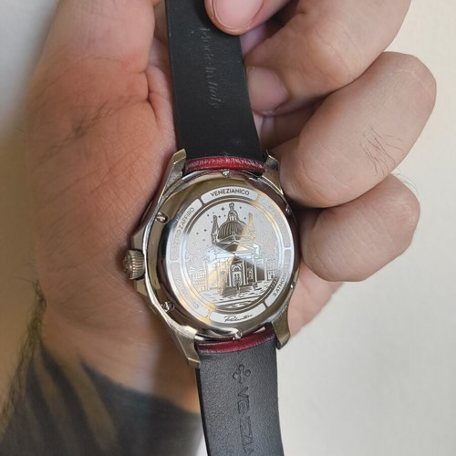 Venezianico Redentore Enigma wristwatch like new, red with Seiko mechanism