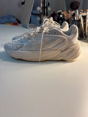 Adidas Adiprene Ozelia αθλητικά σαν καινούργια, μέγεθος 38, γκρι μπεζ