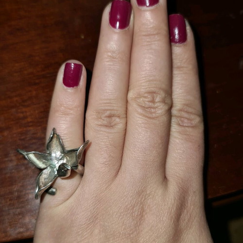 Silver 925 ring used with flower design