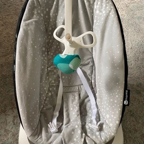 4moms electric bouncer used with various vibration modes