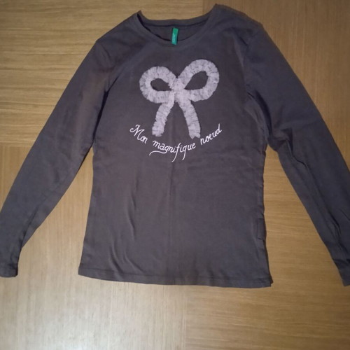 Benetton lightweight blouse used for girl 9-10 years brown
