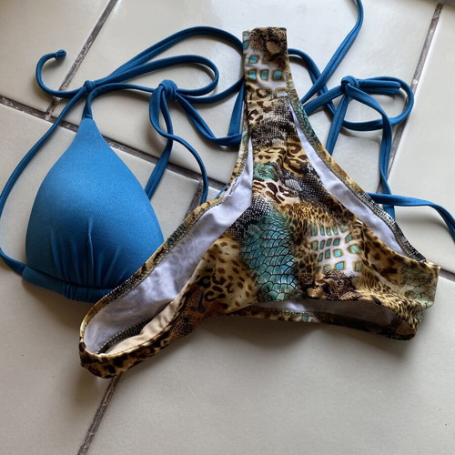 Apple swimsuit new, with cups, fits S/M