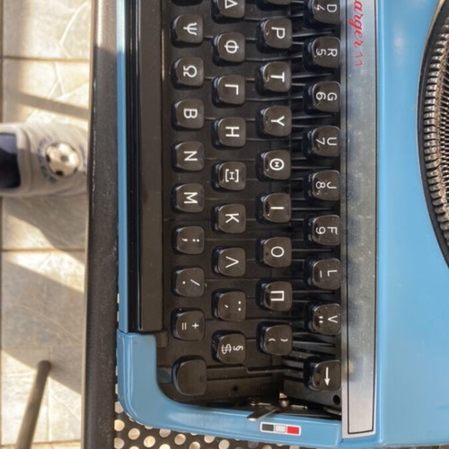 Brother Charger 11 typewriter like new with Greek and English characters