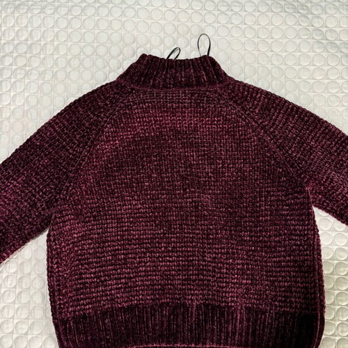 Burgundy H&M pullover with turtleneck cropped like new