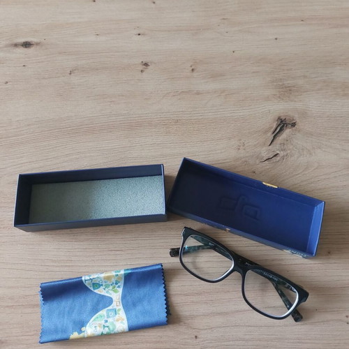 OJO Women's Myopia Glasses 2.5 Diopters UV 400 Like New Black