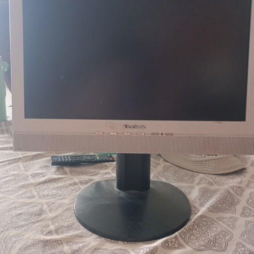 Computer monitor used with cable
