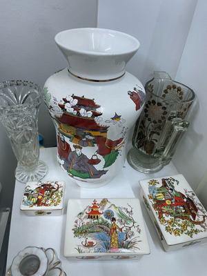 Large old vase and glass decorative items, pack of 6 pieces