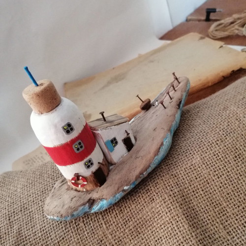 Shabby chic lighthouse decoration made of driftwood and acrylic new
