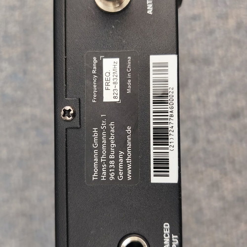 The t.bon Free Solo 832 MHz wireless microphones like new