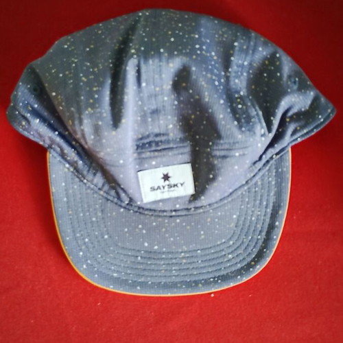 SAYSKY running hats like new, men's and women's