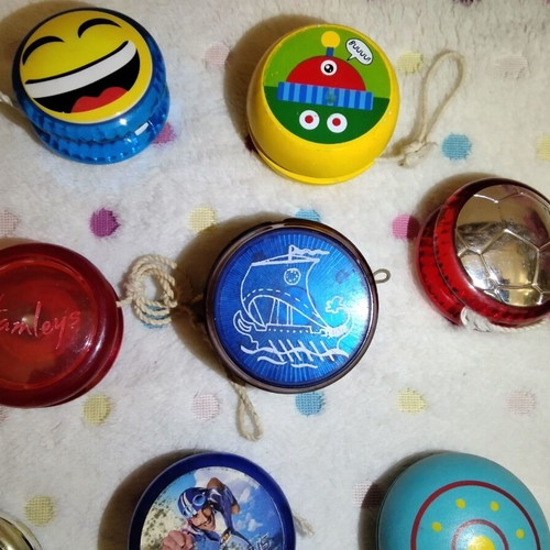 Vintage yo-yos, set of 14 pieces