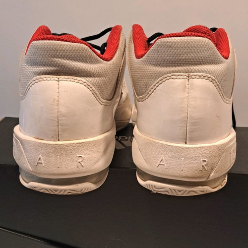 Nike Jordan Air Aura 3 used white athletic shoes size 39