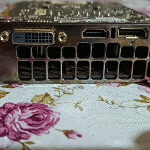 GTX 1050 2GB graphics card with 8GB Corsair Vengeance DDR3 RAM