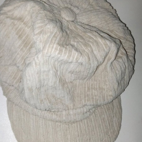 Stamion women's hat beige like new with fleece lining