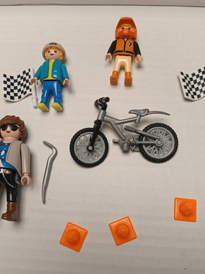 Playmobil children and bike thief like new, pack of 3 children and 1 thief