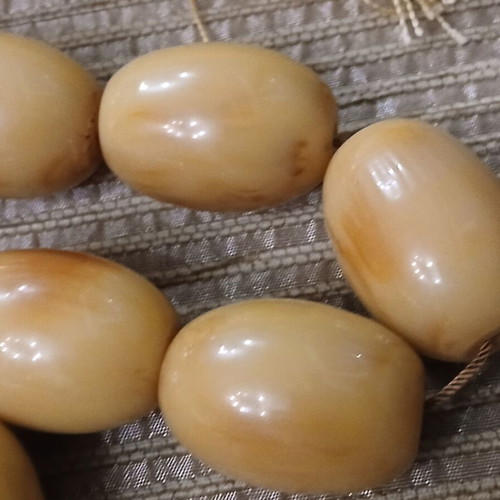 Komboloi German Bakelite Mastic used, 15 large beads