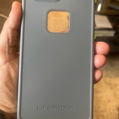 Lifeproof case for iPhone 11 used, waterproof up to 5m