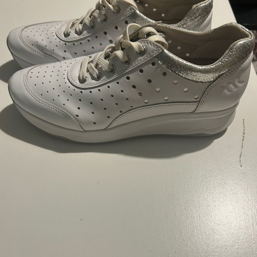 Lumberjack sneakers white like new with silver details size 39