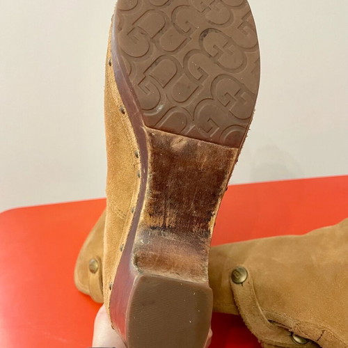 Ugg authentic boots used, size 38, tan with ecru fur