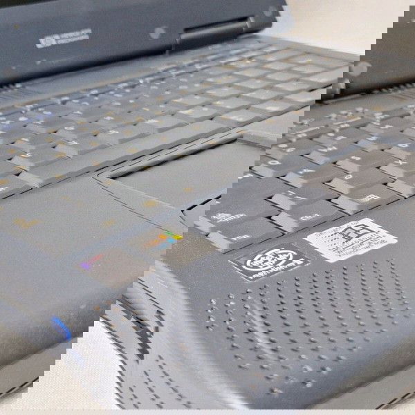 VINTAGE λαπτοπ HP OMNIBOOK XE2 WINDOWS NT-98 PENTIUM 2