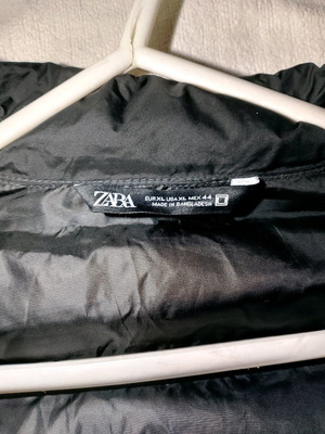 Zara puffer jacket XL like new, black