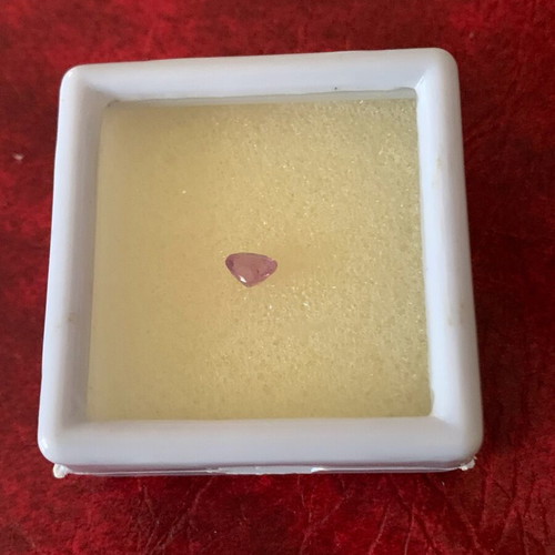 Pinkish purple pear sapphire 0.53 cts natural new