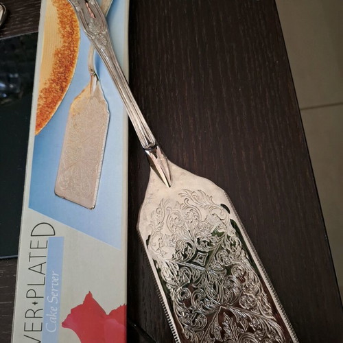 Silver Plated Cake Server with Authentic Vintage Design